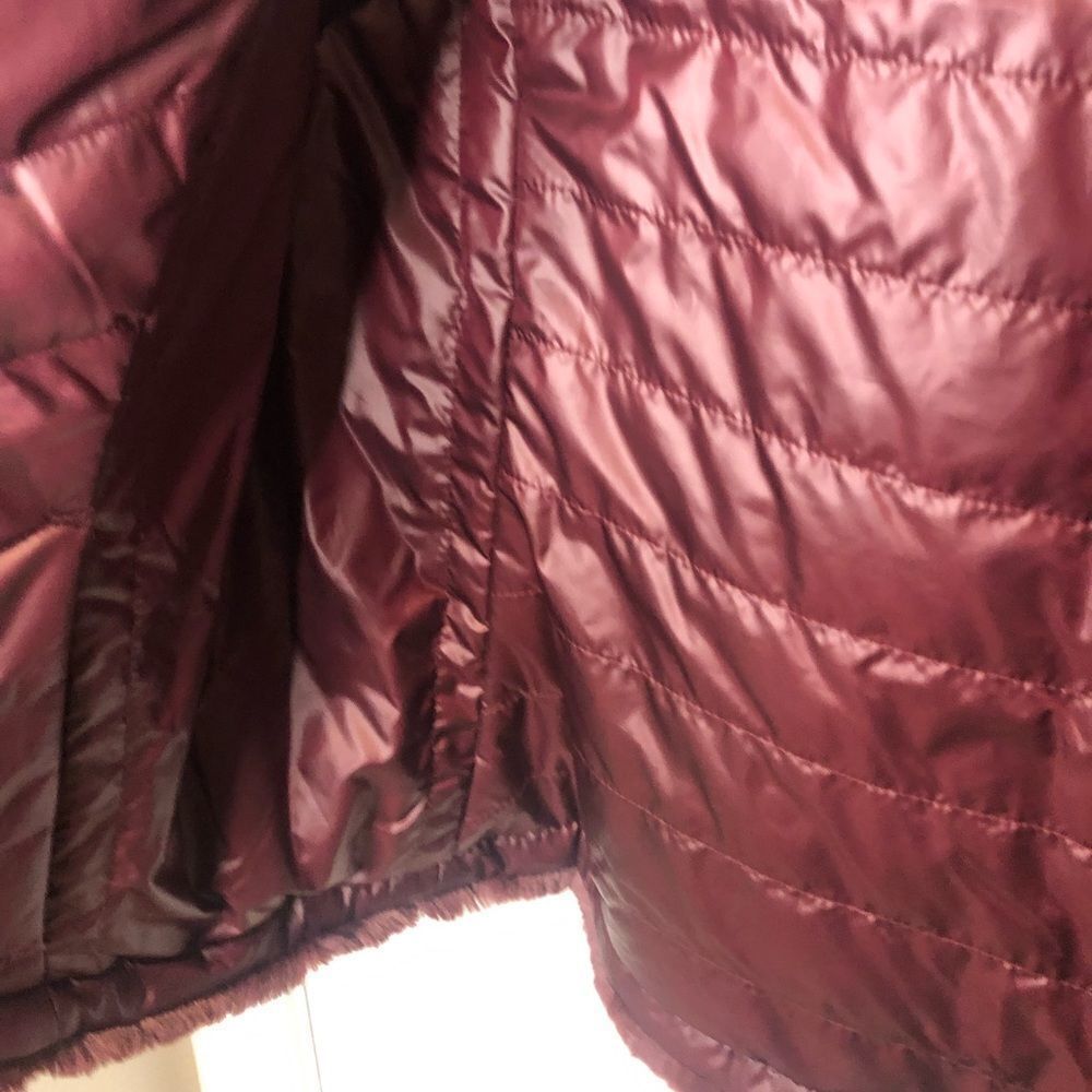 Faux fur burgundy reversible winter vest, size large - Picture 9 of 9